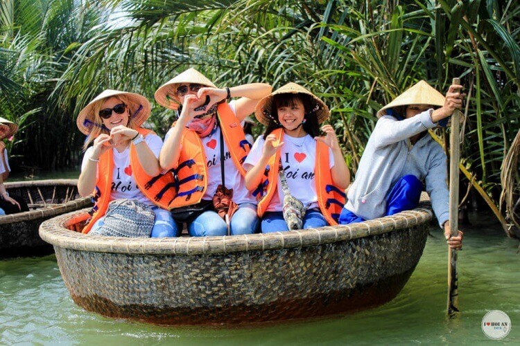 Basket boat Hoi An